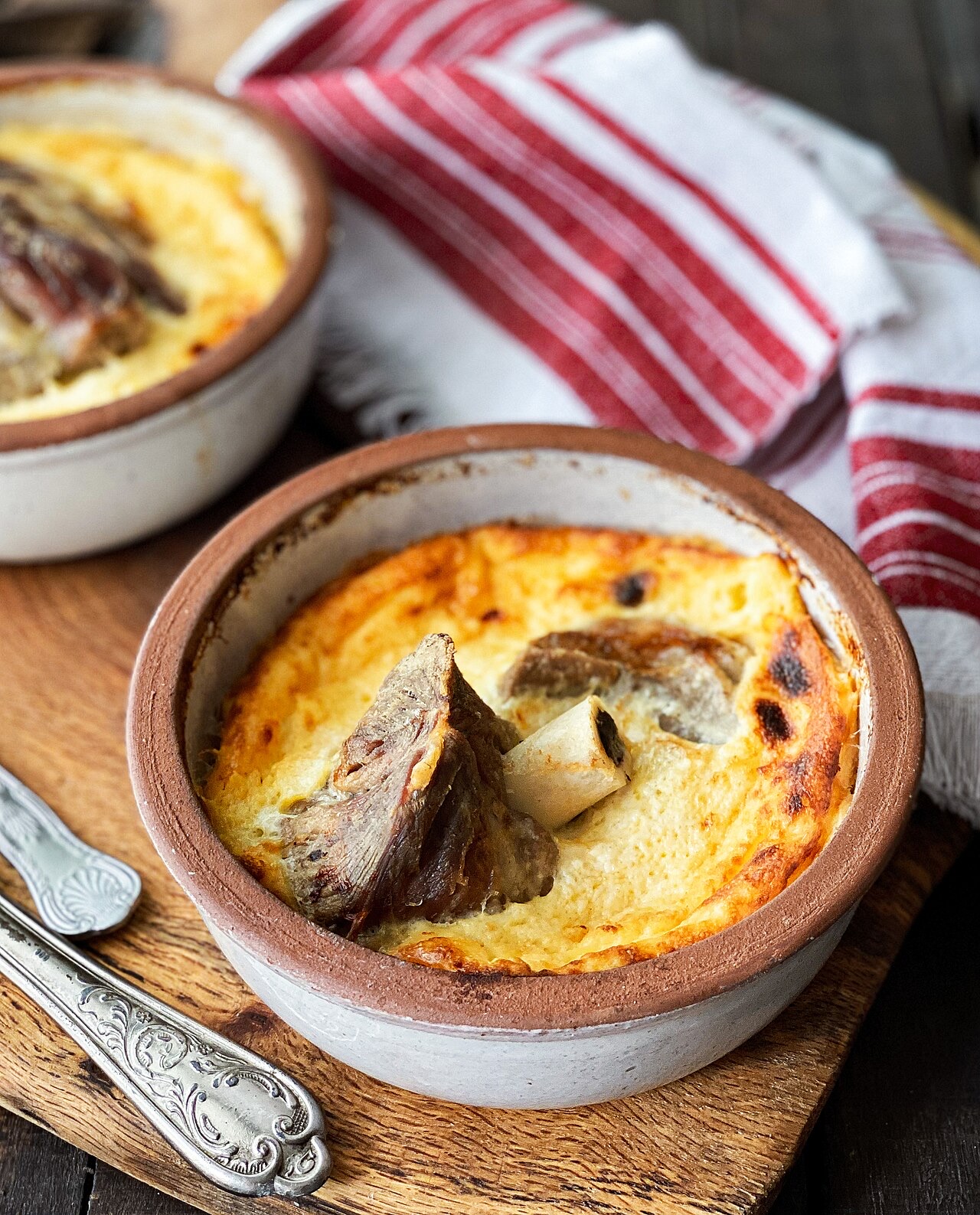 Baked yogurt with lamb meat