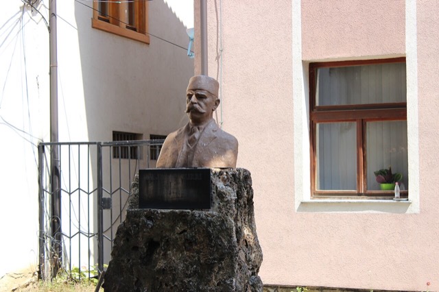 Bust of a national hero Bajram Curri at Çarshia, Gjakove
