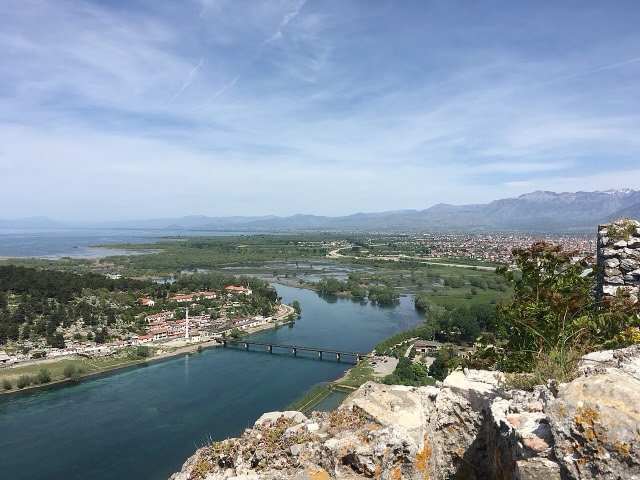 Dalja e lumit te Bunes nga liqeni i Shkodres, Shkodër County, Albania