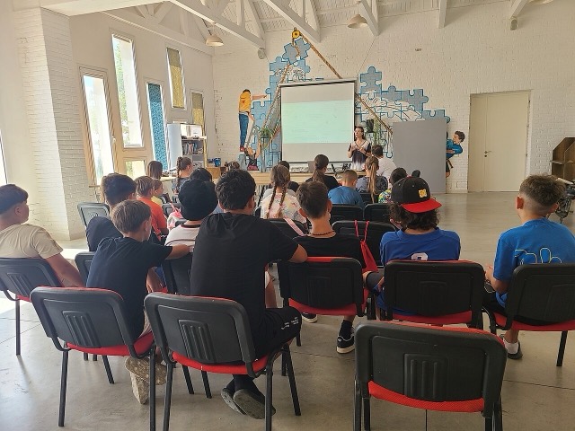 WoALUG's Wikipedia workshop with the Youth Center in Divjakë, Albania 01 — Divjakë, Albania
