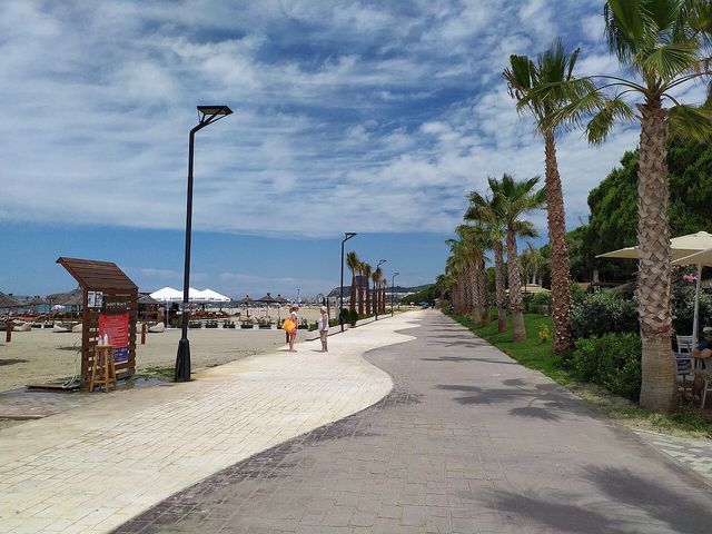 The beach promenade at Golem