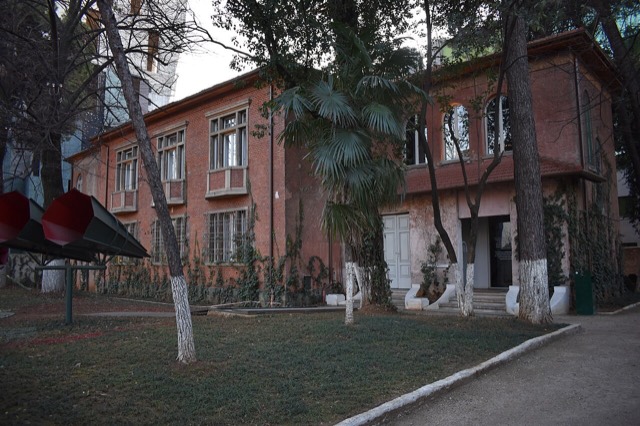 Muzeu Kombëtar i Përgjimeve, “Shtëpia me Gjethe” — House of Leaves, Albania