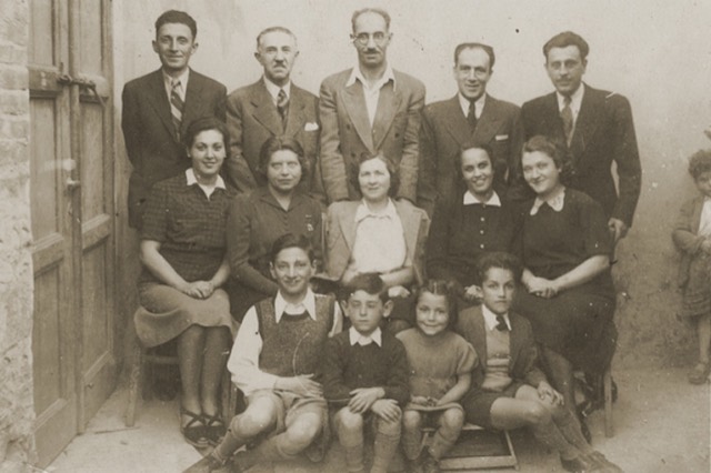 Portrait of 5 Jewish Families