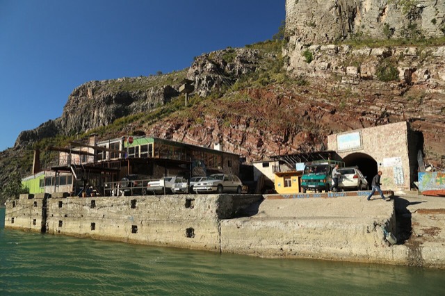 Lake Komani landing place