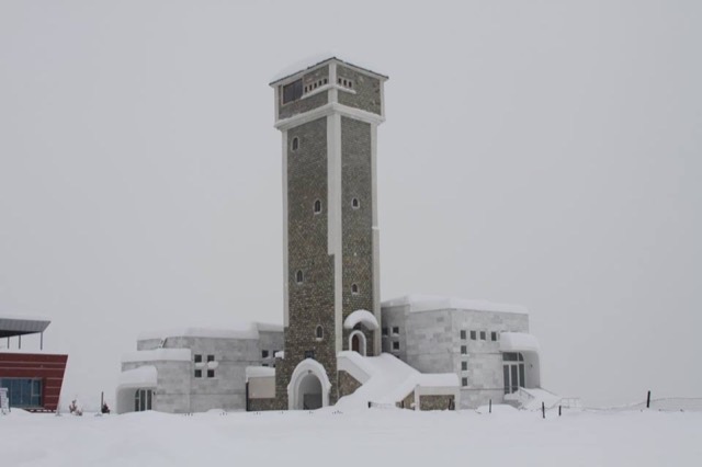 Kulla e kosovareve dhe muzeu i qytetit — Kukës County, Albania