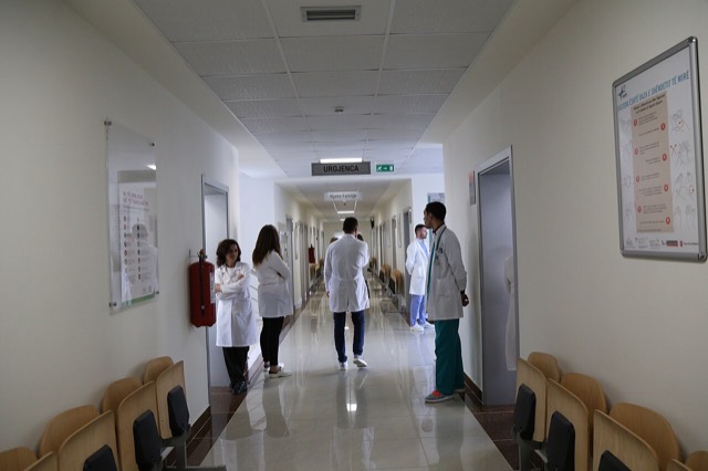 Hallway in the renovated health care center in Patos (Patos)