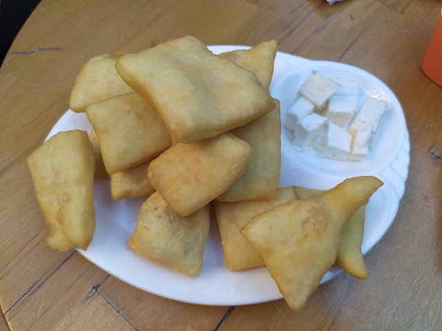 Petulla, Albanian traditional food