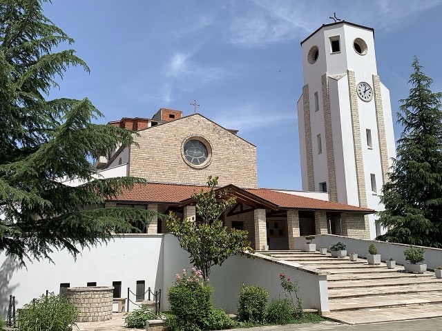Kishë në Rrëshen