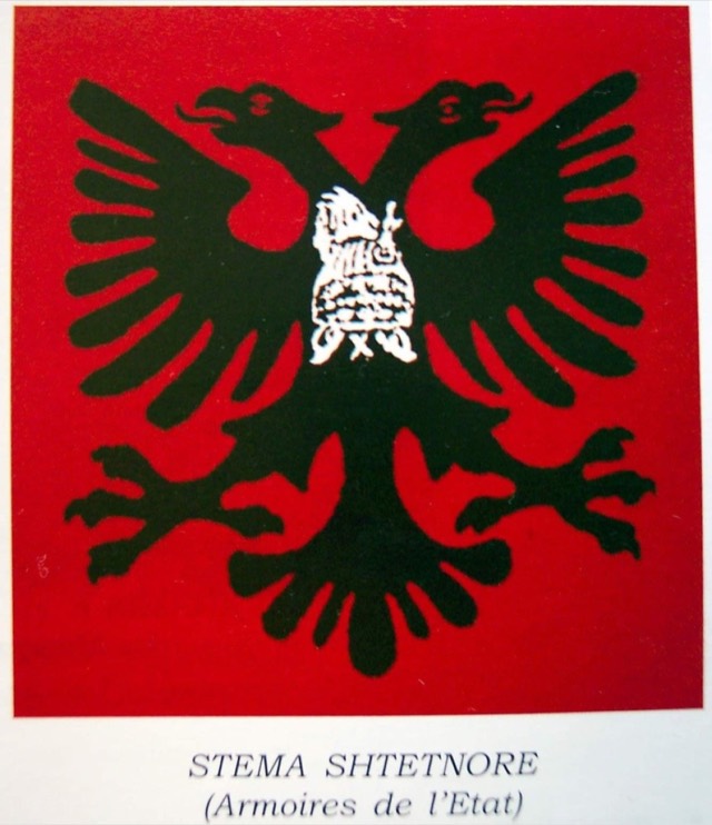 Photographed image of the State Emblem found in Teki Selenica's book "Shqipria më 1927, e illustruar", (page 125).