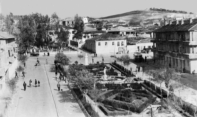 A picture of the center of Shijak in 1964 taken from the balcony of an apartment building.